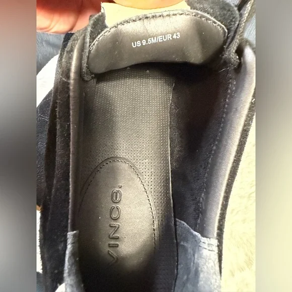 Vince Men’s Suede Low-Top Sneakers – Size 9.5 (EU 43) – Black / Charcoal - Picture 2 of 8